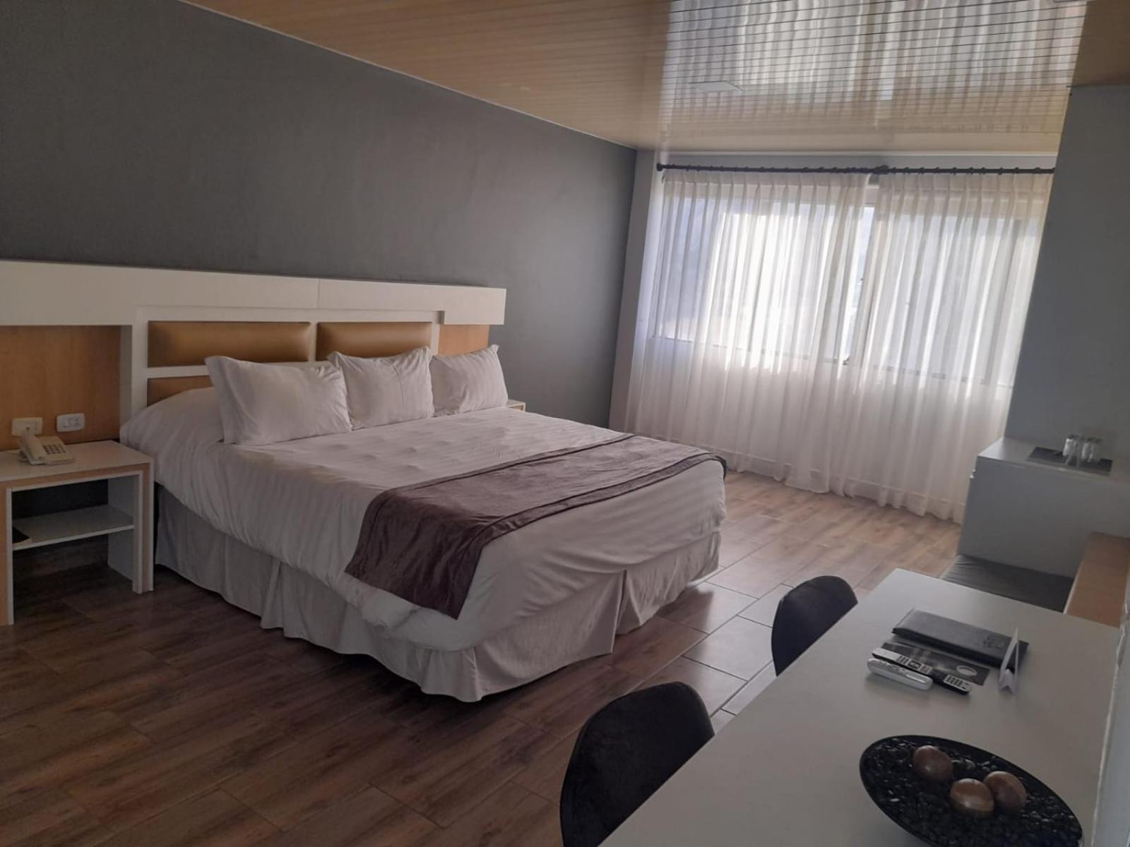 Hotel Regina Resort & Convenciones Cochabamba Exteriör bild