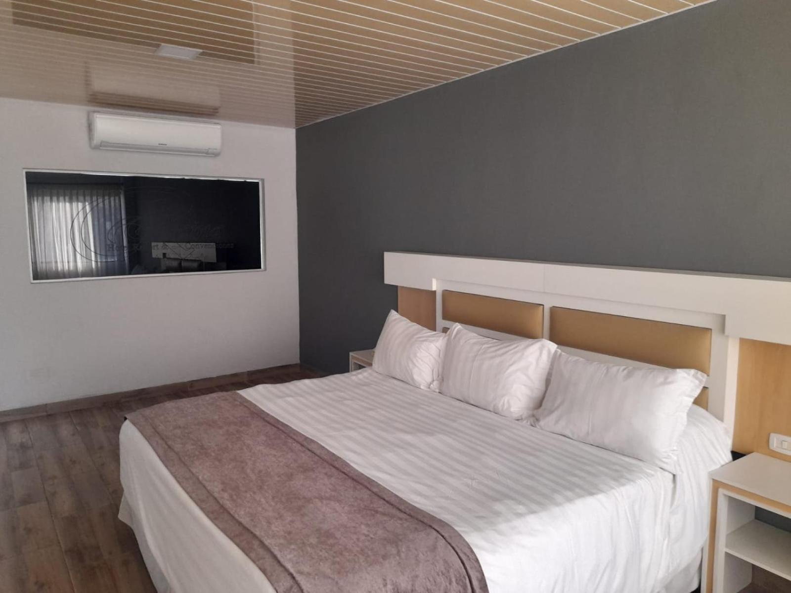 Hotel Regina Resort & Convenciones Cochabamba Exteriör bild