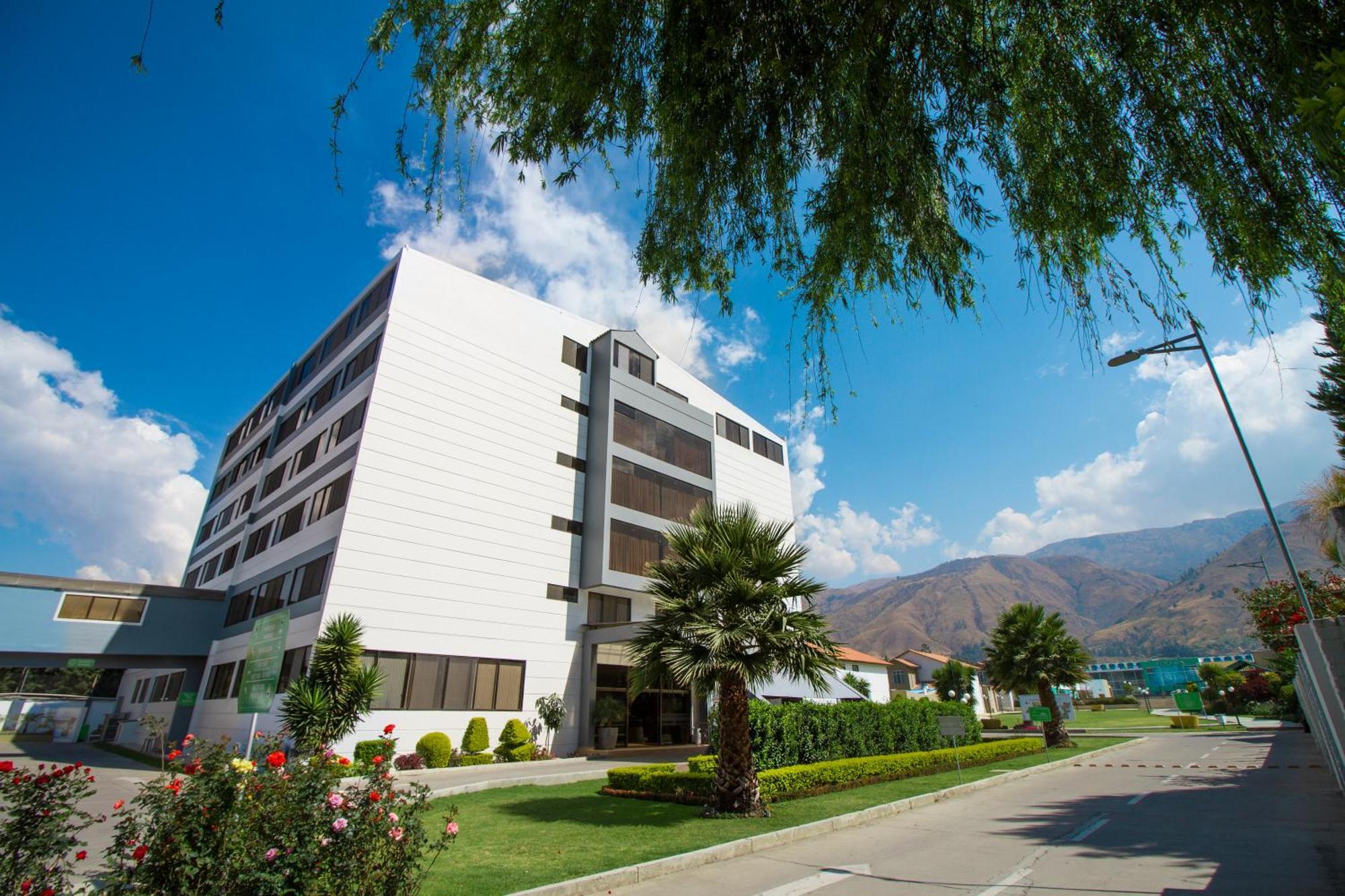 Hotel Regina Resort & Convenciones Cochabamba Exteriör bild